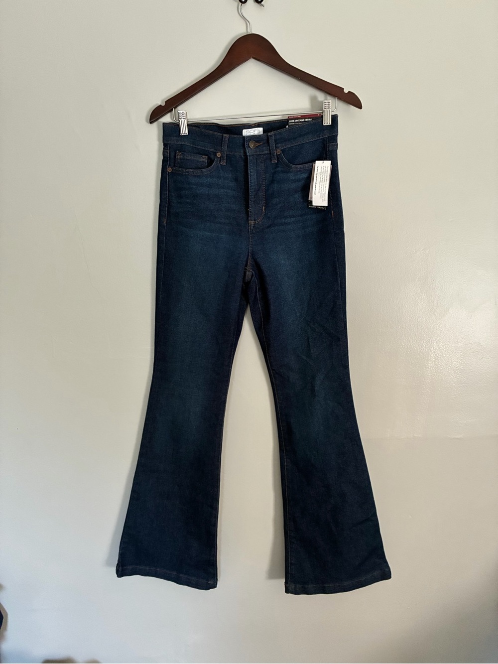 Sofia vergara women’s high rise flare jeans size 6